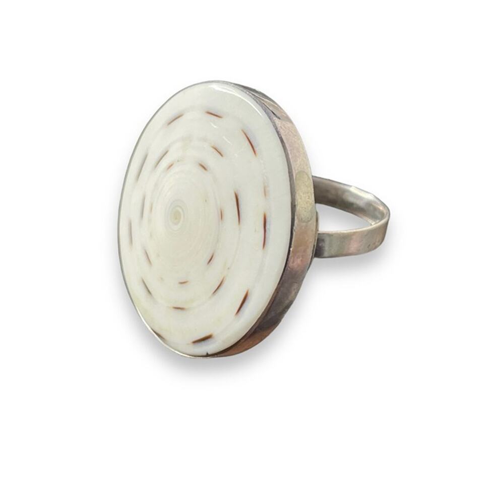 BEAUTIFUL STERLING SILVER STATEMENT CREAM SHELL RING ADJUSTABLE IN SIZE